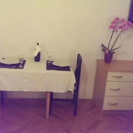 Mira شقة ماكارسكا