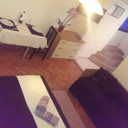 Apartment Mira